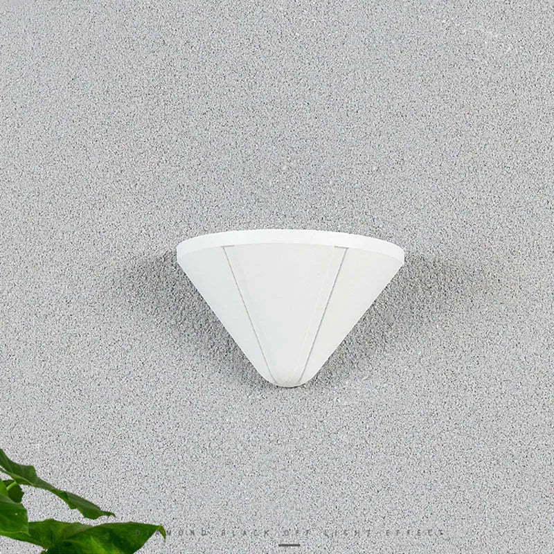 Ray Modern Cone Metal Outdoor Wall Lamp, Black - Lamp Copper