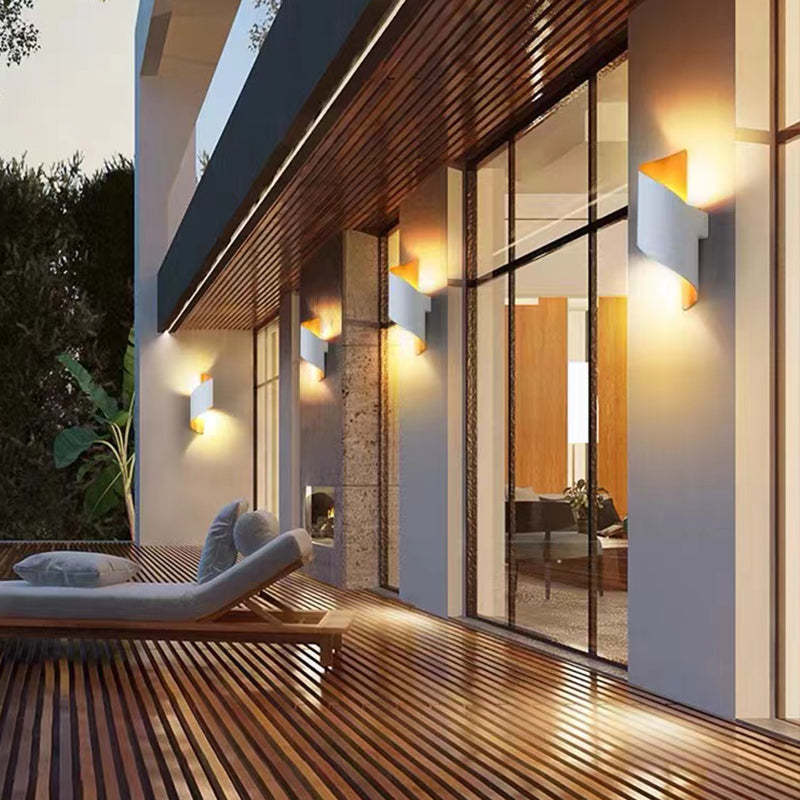 Travin Modern Conch Shape Spiral Outdoor Wall Lamp, Black/White/Gold - Lamp Copper