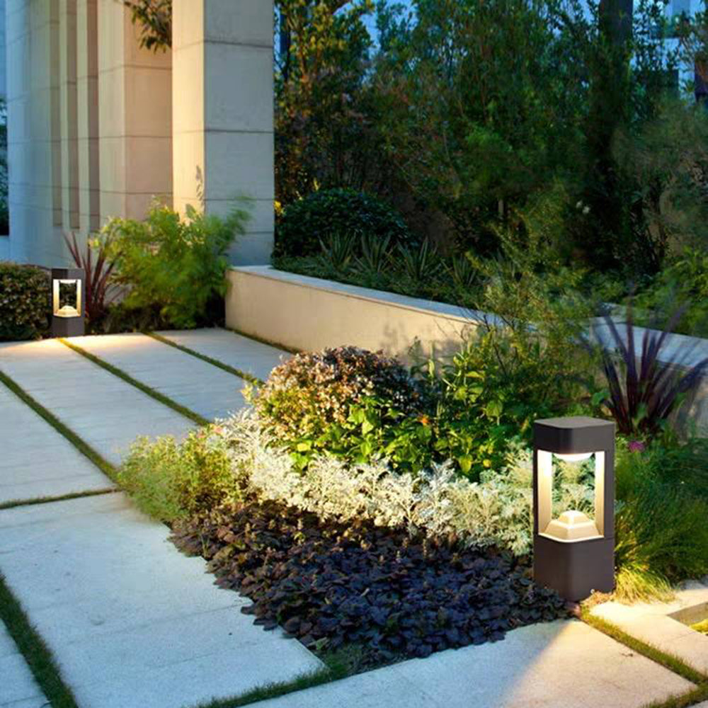 Ray Contemporary Metal Triangular Hollow Outdoor Path Light, Black - Lamp Copper