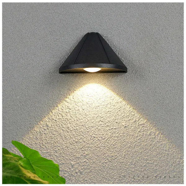Ray Modern Cone Metal Outdoor Wall Lamp, Black - Lamp Copper