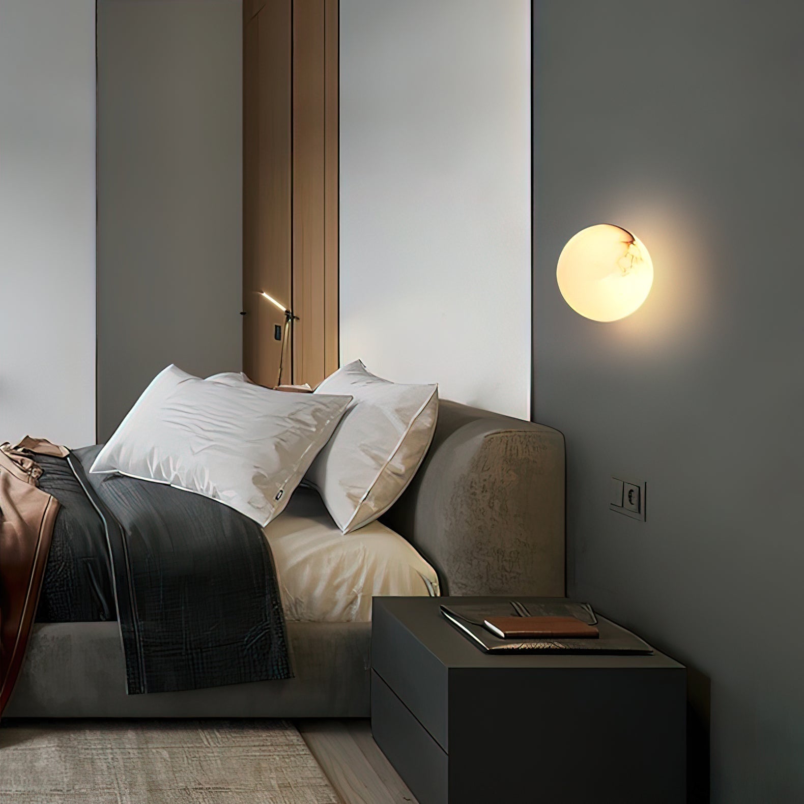 Vevinir Alabaster Globe Wall Light - Lamp Copper