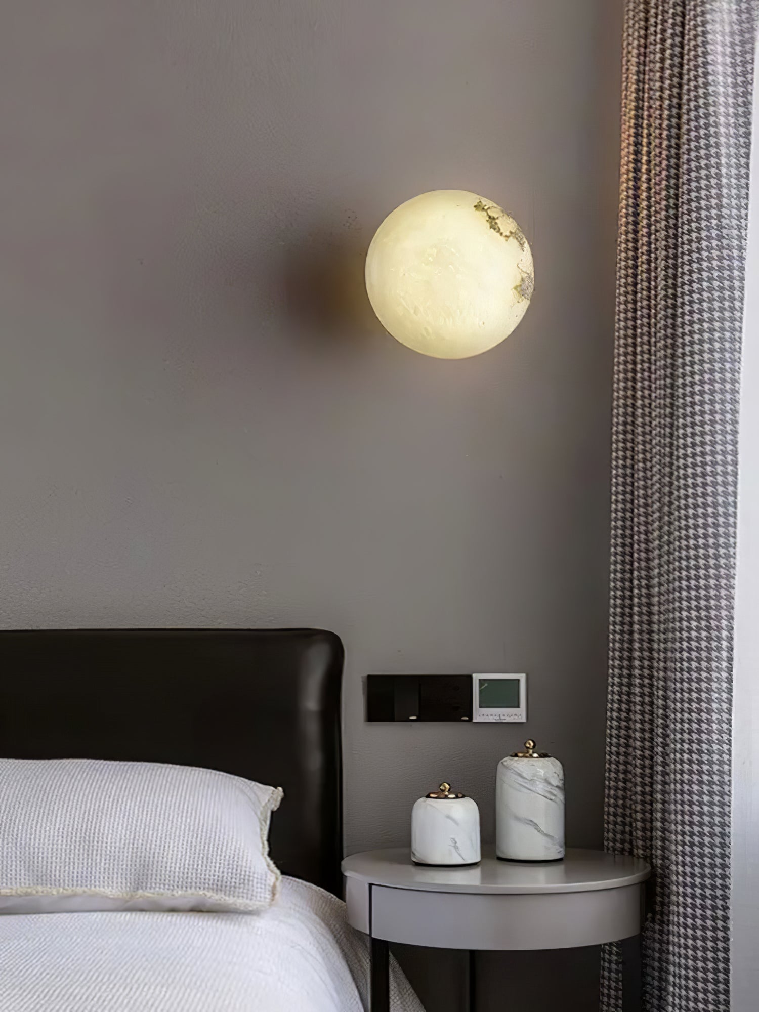 Vevinir Alabaster Globe Wall Light - Lamp Copper