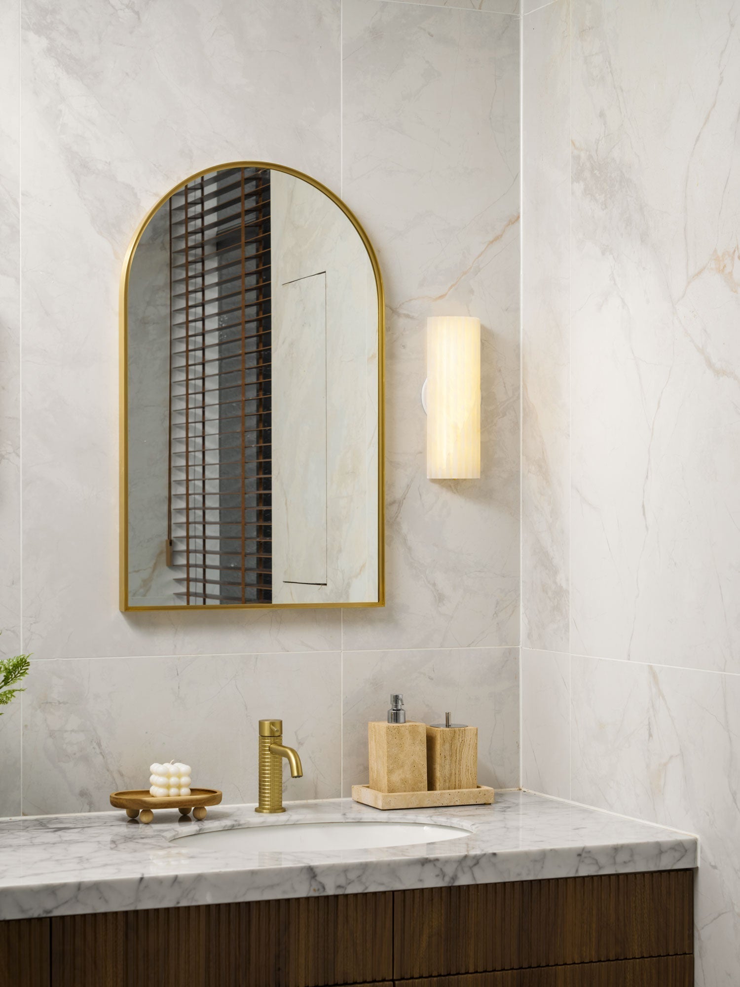 Orcarion Alabaster Wall Lamp - Lamp Copper