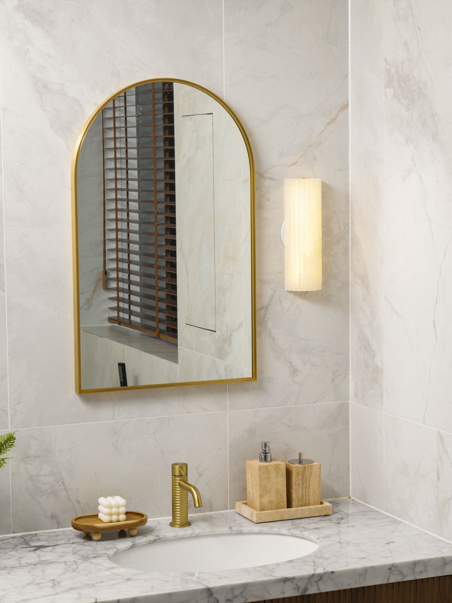 Orcarion Alabaster Wall Lamp - Lamp Copper