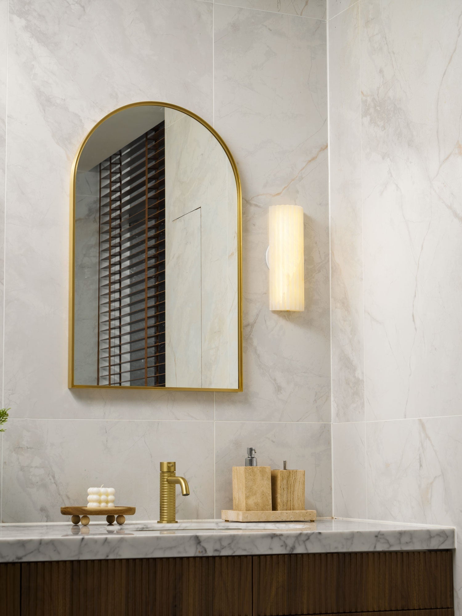 Orcarion Alabaster Wall Lamp - Lamp Copper