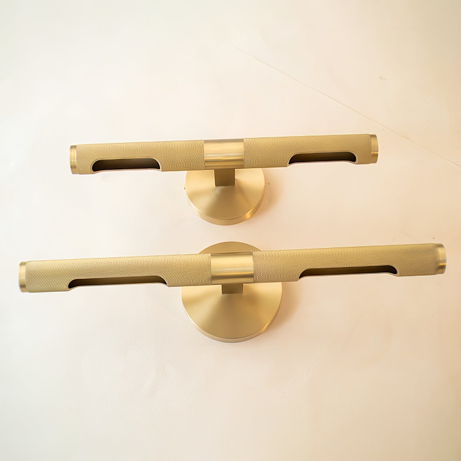 Solvain Modern Brass LED Wall Light - Lamp Copper