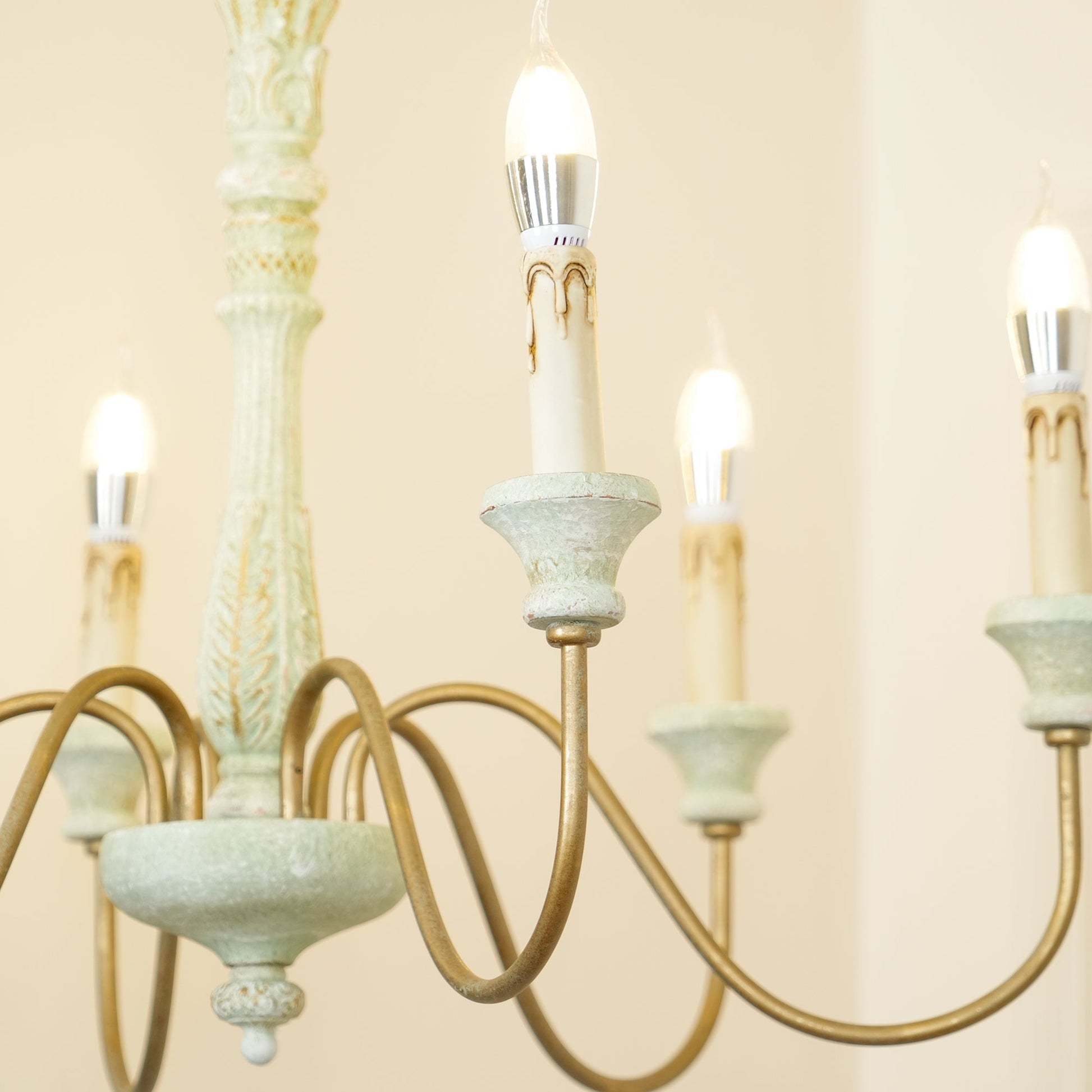 Ljomuvyi Traditional Farmhouse Metal Wood Chandelier - Lamp Copper