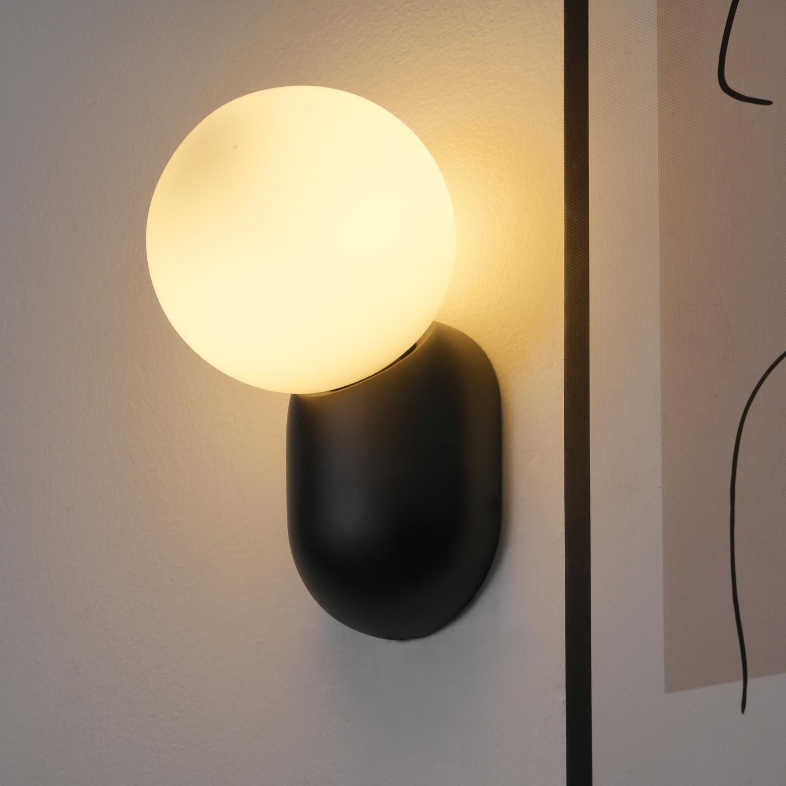 Lunara Minimalist Globe Wall Sconce - Lamp Copper