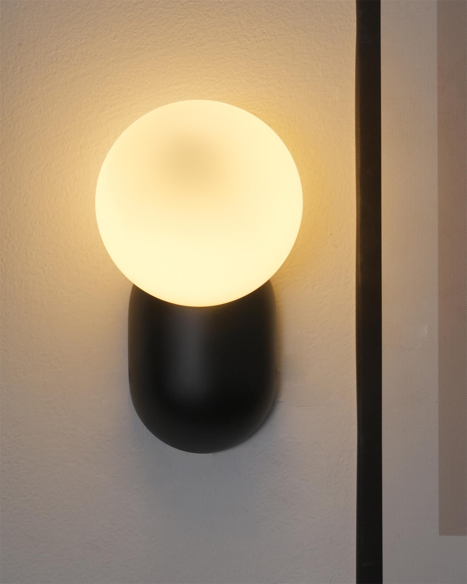 Lunara Minimalist Globe Wall Sconce - Lamp Copper