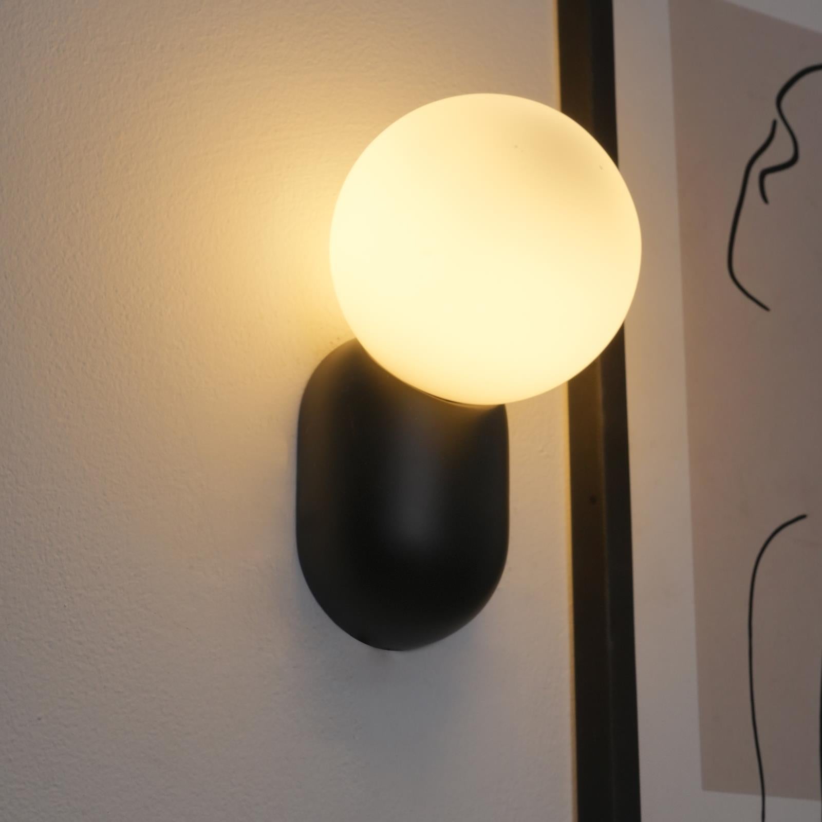 Lunara Minimalist Globe Wall Sconce - Lamp Copper