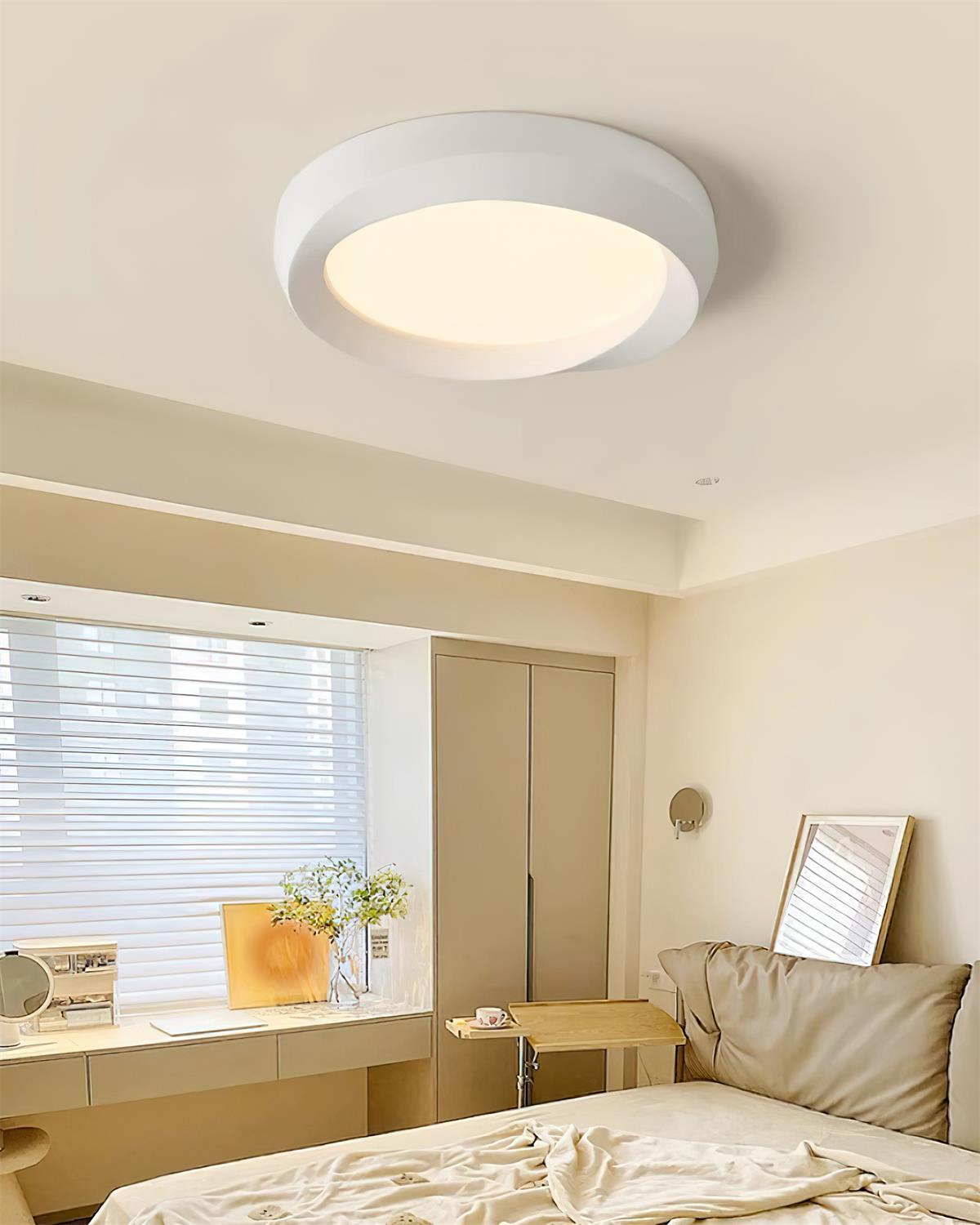 Ceiling Lamp Resin with Soft Curved Frame in Neutral Tones - Lamp Copper
