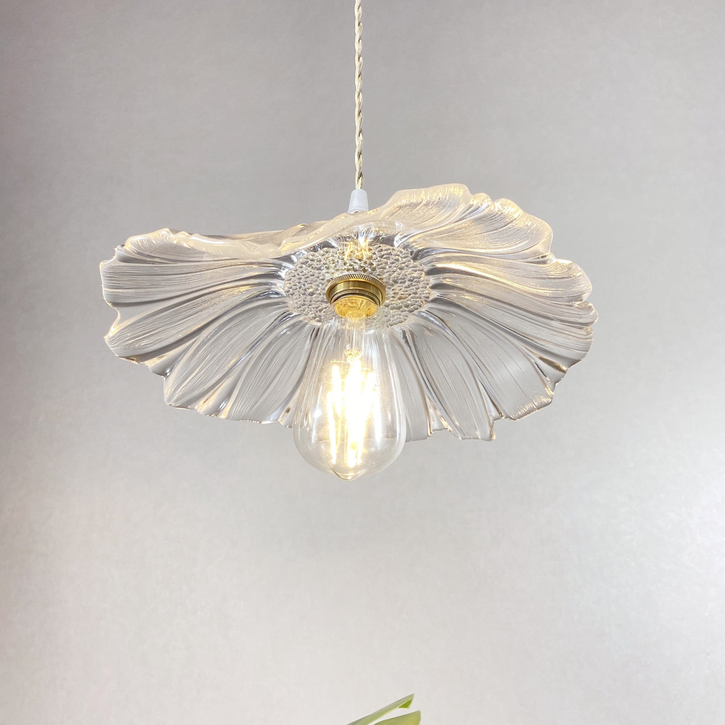 Aurvarira Modern Minimalist Art Brass Glass Pendant Lamp - Lamp Copper