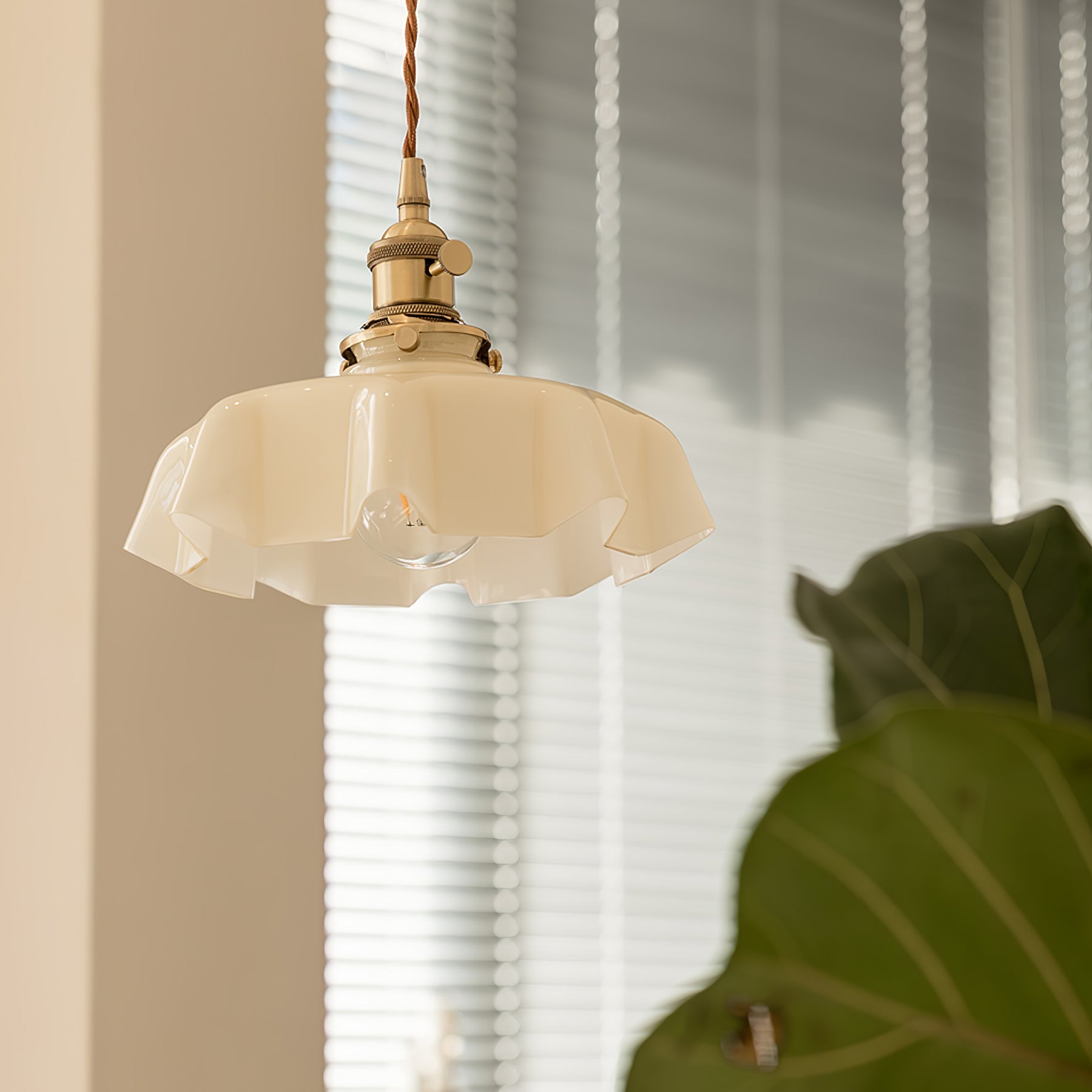 Civen Farmhouse Ruffled Pendant Light - Lamp Copper