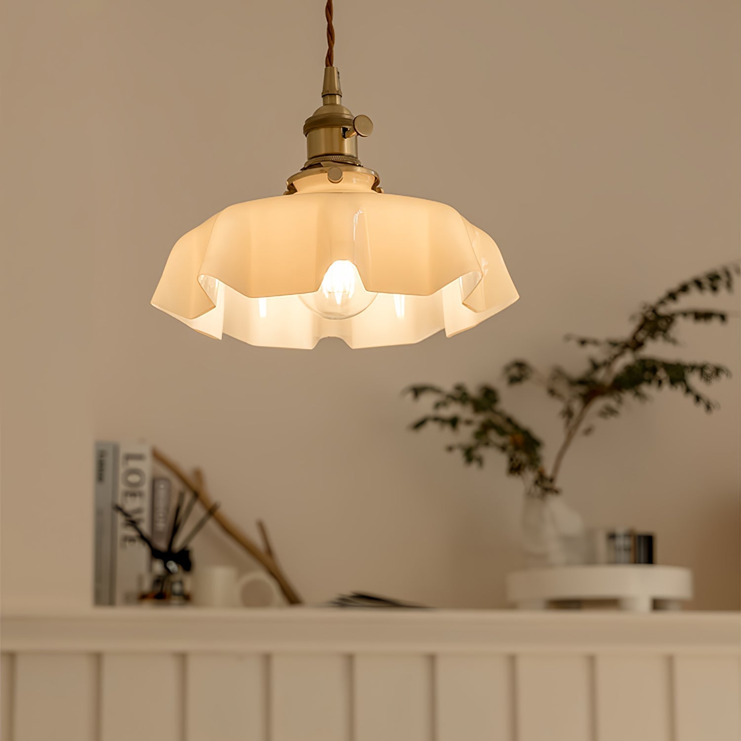Civen Farmhouse Ruffled Pendant Light - Lamp Copper