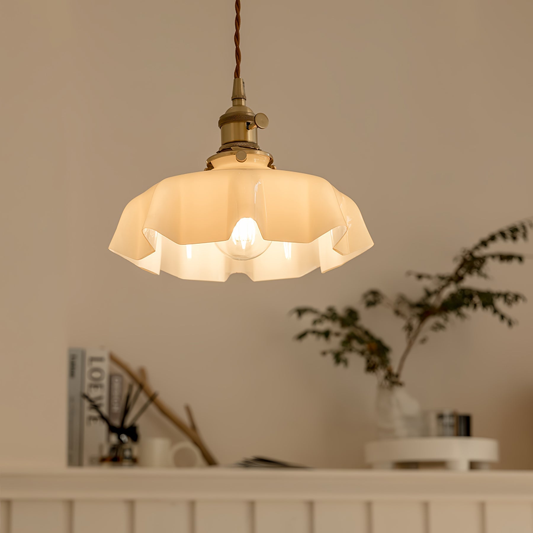 Civen Farmhouse Ruffled Pendant Light - Lamp Copper