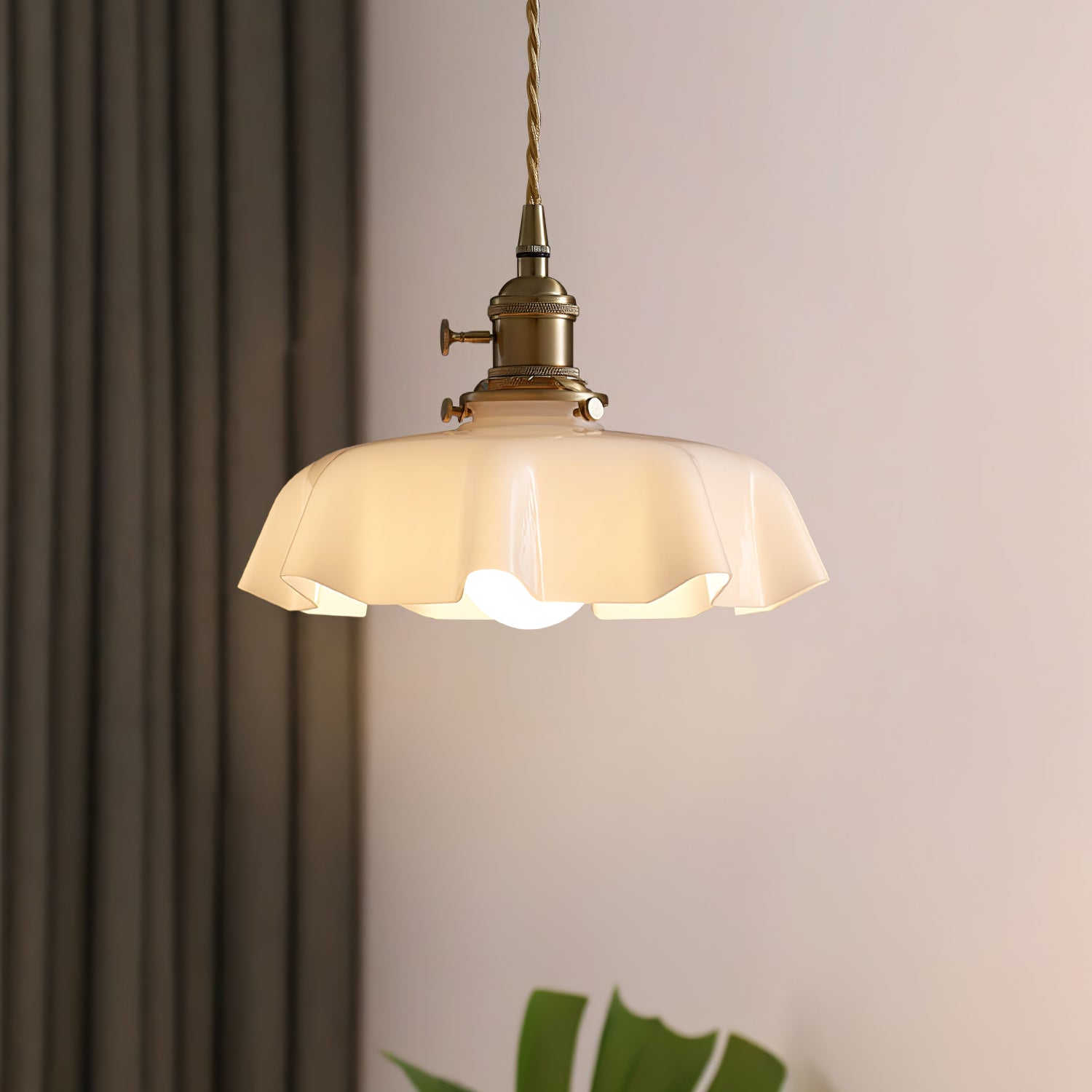 Civen Farmhouse Ruffled Pendant Light - Lamp Copper
