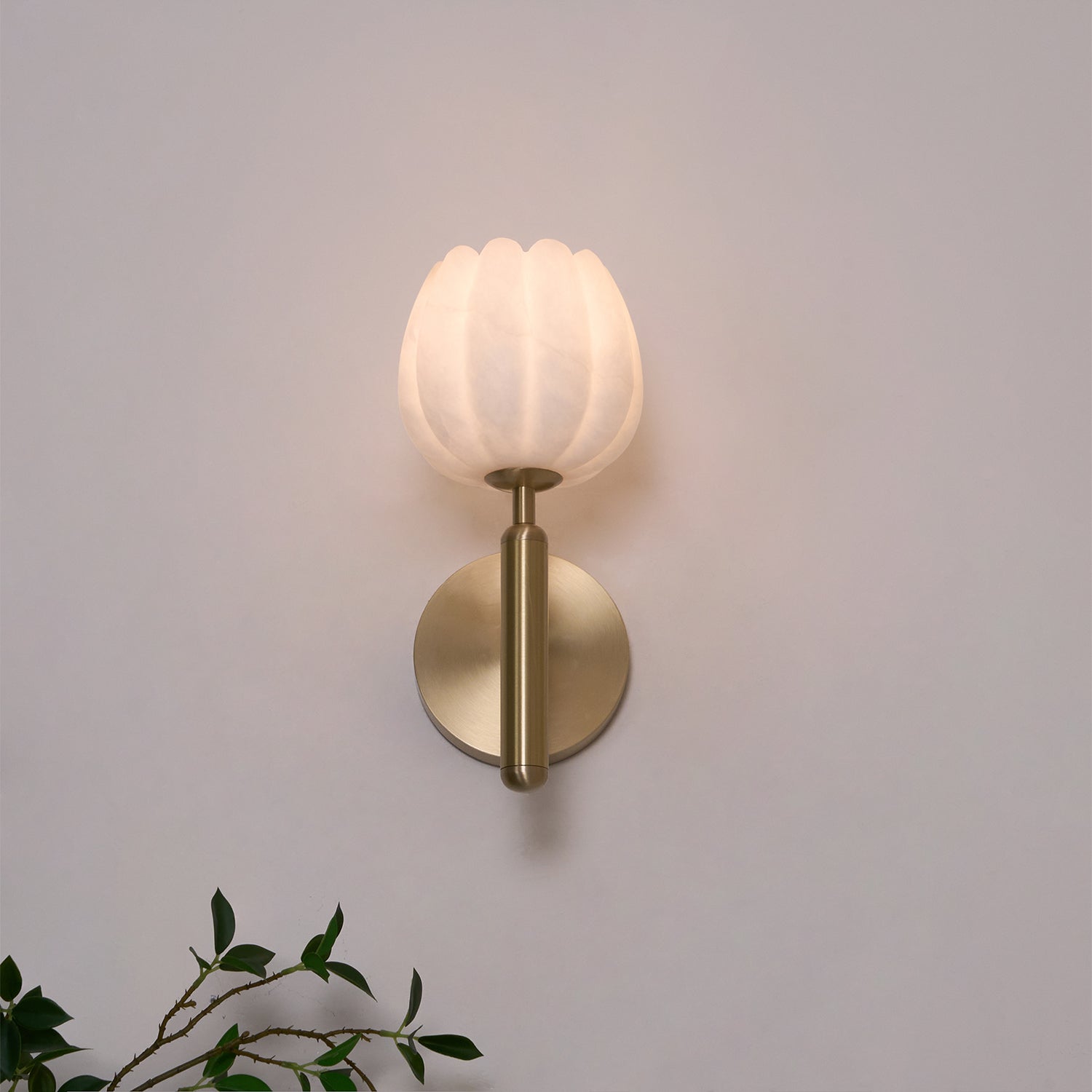 Ralin Alabaster Flowers Wall Lamp - Lamp Copper
