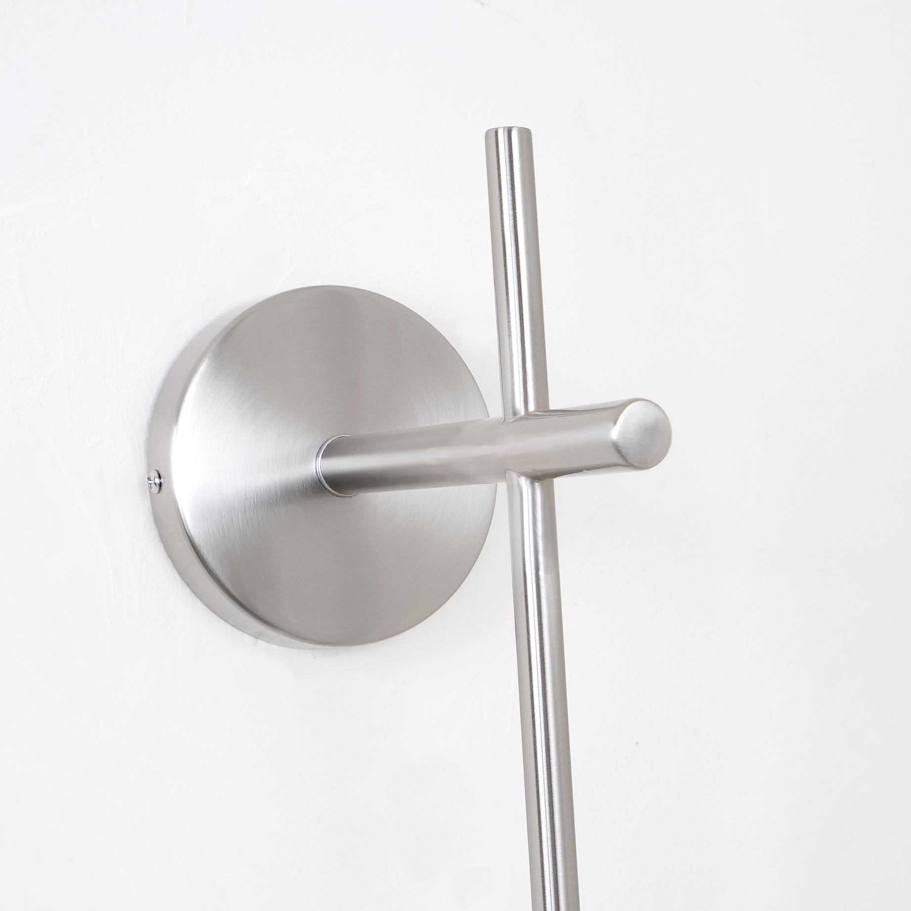 Cerin Vertical Globe Wall Lamp - Lamp Copper