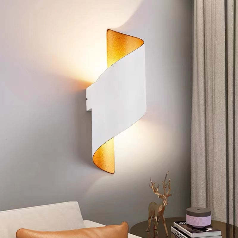 Travin Modern Conch Shape Spiral Outdoor Wall Lamp, Black/White/Gold - Lamp Copper