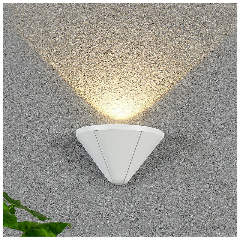 Ray Modern Cone Metal Outdoor Wall Lamp, Black - Lamp Copper
